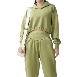 Sweat à capuche crop top pour femmes avec logo personnalisé 2026 - Product Image 3