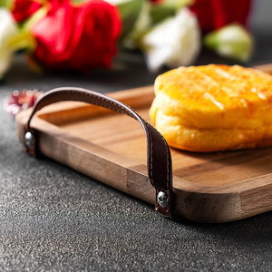 Planches de charcuterie en bois d'acacia de luxe avec poignées Plateau de service en bois pour dessert fromage pizza fruits légumes utilisation traiteur - Product Image 4