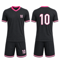 Uniforme de fútbol profesional negro, rosa y blanco |   Conjunto de Uniforme de Fútbol Personalizado con Números |   Ropa Deportiva Elegante con Ribete a Rayas para Equipos