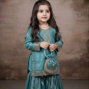 Ensemble Sharara vert pour enfants avec Kurti, Dupatta et tenue ethnique pour les fêtes de mariage des filles - Product Image 1