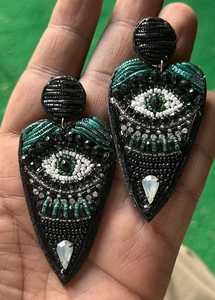 Pendientes de Mariposa Hechos a Mano con Cuentas y Lentejuelas Bordadas, Estilo Vintage, Coloridos, Joyería Artesanal de Moda, Ligeros, para Fiesta - Product Image 3