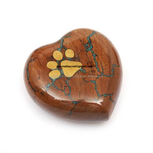 Urnes funéraires en bois en forme de cœur pour animaux de compagnie Urnes funéraires en laiton incrusté de souvenirs de la meilleure qualité Vente en gros - Product Image 2