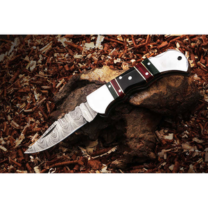 Couteau pliant de haute qualité en acier Damas pour le camping - Product Image 2