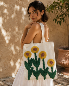 Sac fourre-tout en tissu fait main avec broderie tournesol pour le shopping, les sorties décontractées et la mode quotidienne – Pochettes pour femmes - Product Image 1