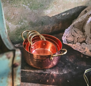 Ensemble de tasses à mesurer en cuivre avec poignées en laiton, tailles gravées 1/4, 1/3, 1/2, 1 tasse, résistantes à la chaleur, lavage à la main uniquement - Product Image 2