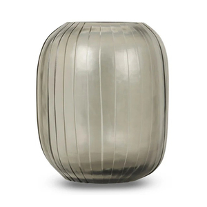Vase en verre taillé à la main Dorado élégant, design décoratif haut de gamme pour les intérieurs de luxe et les maisons élégantes - Product Image 6