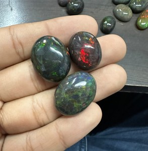Ópalo Etíope Negro Natural de 12.00 Quilates, Cabujón con Múltiples Destellos, Gema Suelta Lisa, Piedra de Nacimiento de Octubre - Product Image 2