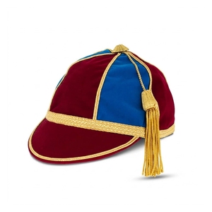 Obtenga sus gorras de rugby personalizadas. Fabricante de gorras de presentación y honoríficas con diferentes colores y borlas doradas y plateadas. - Product Image 4