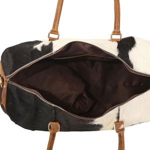 Bolsos de lona de piel de vaca transpirables de última moda nueva moda diferentes colores disponibles bolsos de lona de cuero de vaca - Product Image 5