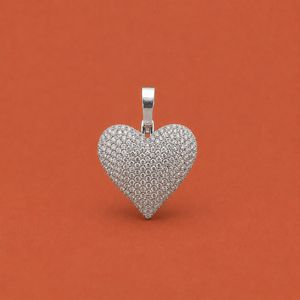 Colgante de corazón con incrustaciones de moissanita, chapado en rodio sobre plata 925, regalo del Día de San Valentín para mujeres - Product Image 1
