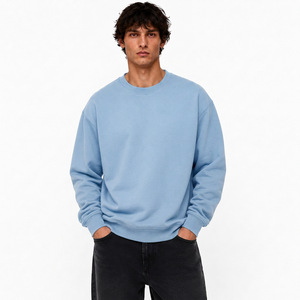 Sweat-shirt pour homme en coton molletonné, marque privée, avec finition teinte en pièce, étiquette de col personnalisée et détails graphiques minimalistes - Product Image 3