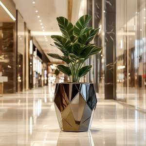 Vase en laiton de luxe, vase en laiton artisanal, vase en laiton au design héritage, vase en laiton de style royal - Product Image 4