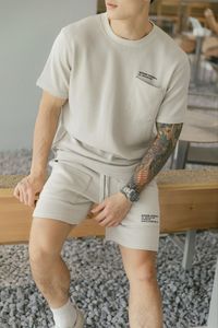 Vente en gros Ensemble streetwear 100% coton pour hommes T-shirt surdimensionné à col montant et à épaules tombantes Ensemble short d'été respirant de style boxy - Product Image 3