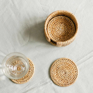 Juego de Posavasos Redondos de Ratán, Accesorio de Mesa Ecológico y Natural, Decoración Rústica Boho Minimalista y Sostenible para el Hogar, Venta al Por Mayor para Exportación - Product Image 1