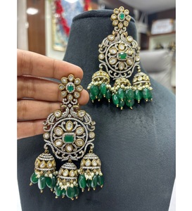 Atractivos Pendientes de Zirconia Chapados en Oro con Aspecto de Piedra para Mujeres y Niñas, Ideales para Bodas y Fiestas, a la Moda - Product Image 1