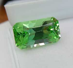 พลอยมรกตสีเขียวธรรมชาติทรงแปดเหลี่ยมคุณภาพพรีเมียม สำหรับทำเครื่องประดับ ประจำเดือนกันยายน - Product Image 5