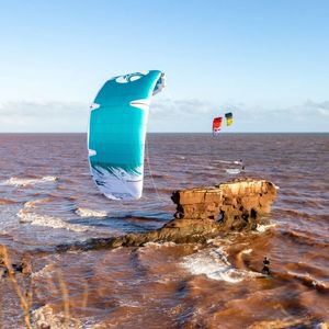 Cometa Cabrinha SWITCHBLADE para Kiteboarding y Kitesurfing, 10m/12m/14m, Azul Claro - Product Image 4