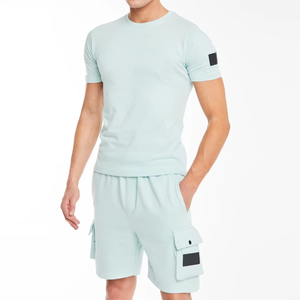 Conjunto de Verano para Hombre, 100% Poliéster, Camiseta de Manga Corta y Pantalones Cortos Tipo Cargo, Color Sólido, Estilo Deportivo Informal, con Logotipo Personalizado - Product Image 1