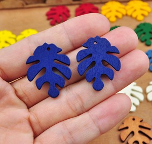 Boucles d'oreilles en bois de style contemporain, boucles d'oreilles en bois modernes, boucles d'oreilles en bois à finition colorée, article de vente en gros personnalisé pour usine - Product Image 5