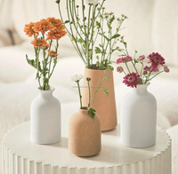 Arrangement de pot de fleur en céramique moderne de meilleure qualité avec arrangement de fleurs de salon de taille personnalisée meuble TV décorations pour la maison