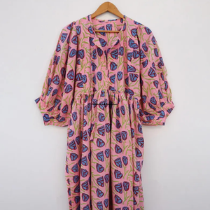 Hermoso vestido floral de algodón con estampado a mano, vestido para uso casual, vestido con estampado a mano. - Product Image 2