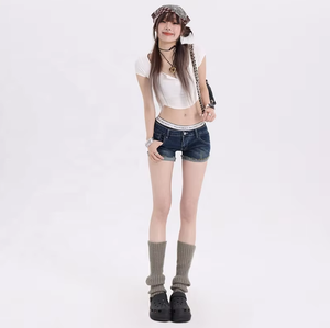 Shorts mini en jean délavé taille basse décontractés pour tous les jours avec ourlet effiloché et détails déchirés discrets – Short mini sexy - Product Image 5