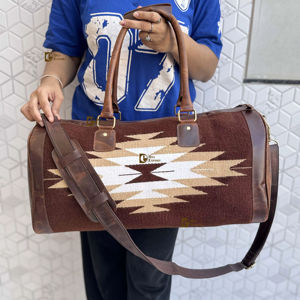 Bolsos de Viaje Grandes de Cuero Genuino con Diseño Nuevo, Hechos a Mano, Estilo Vintage Azteca, con Patrón Occidental, Multiusos - Product Image 1