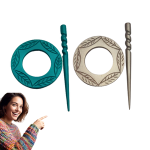 Épinglette en bois lisse, conçue pour une élégance au quotidien, s'harmonisant parfaitement avec les vêtements tissés et tricotés à la main. - Product Image 2