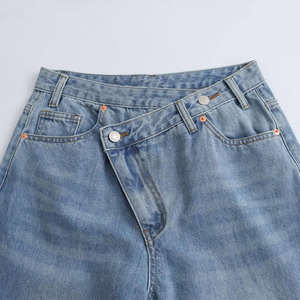 Jean cargo droit pour femme, taille mi-haute, coupe régulière, en denim bleu tie-dye, avec revers à volants, boutons, style designer, streetwear décontracté - Product Image 4