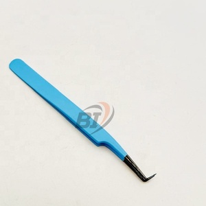 Pinzas para extensión de pestañas de 90 grados con punta de plasma negra, logotipo grabado personalizado, pinzas de acero inoxidable para pestañas - Product Image 1