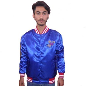 Patchs brodés personnalisés, broderie vintage 3D, veste varsity en satin, haute qualité, 100% polyester, séchage rapide, personnalisable pour homme - Product Image 1