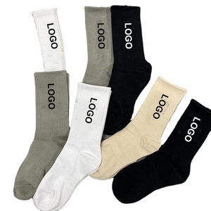 2024 nuevo diseñador unisex más barato al por mayor de alta calidad de moda blanco negro colorido logotipo personalizado calcetines hombres - Product Image 1