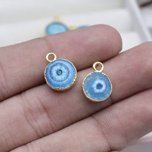 Pendentif Aqua Solar Quartz Gold Edge |   Breloque ronde bohème en pierre précieuse |   Fournitures pour la fabrication de bijoux en pierre Druzy |   Cadeau unique - Product Image 2