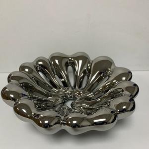 Vaisselle de service artisanale au design rustique, plats et bols pour la présentation des aliments, décoration intérieure, matériau solide - Product Image 4