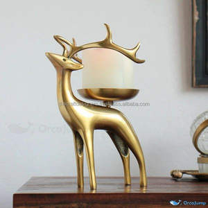 Objets de table de renne fabriqués à la main Design pour la décoration de Noël Support de statue de cerf en aluminium avec socle en bois Objet mobile - Product Image 5