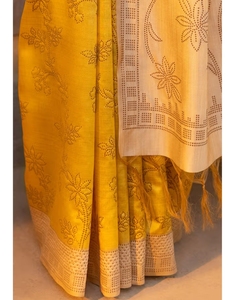 Sari de Seda Tussar KV Mustard con Diseños de Follaje Tejidos y Blusa sin Coser - Product Image 6