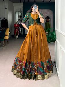 Robe longue artisanale Kalamkari Chanderi avec veste ouverte assortie et bordure Zari, style ethnique évasé pour femme (BMU 5014) DC - Product Image 1