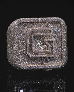 แหวนแชมป์เปี้ยนชิพแบบ Iced Out สำหรับผู้ชาย ประดับเพชร VVS มอยส์ซาไนต์ แหวนฮิปฮอปแบบมีตัวอักษร สั่งทำได้ หรูหรา ประดับเพชรระยิบระยับ ของขวัญสุดพิเศษ - Product Image 2