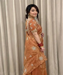 Sari de seda satinada suave de diseñador Fendi con bordado a mano y blusa con borde de arco y costuras 85598 Maruti Fab Jalpa - Product Image 2