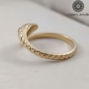 Anillo de Compromiso Clásico para Mujer con Forma de Serpiente, Plata 925, Chapado en Oro, Moissanita con Engaste de Garras, Certificado IGI - Product Image 2