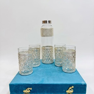 Juego de Botella Plateada y 4 Vasos con Caja de Regalo - Product Image 1