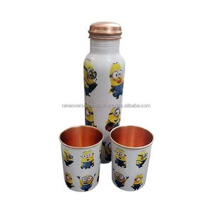 Élégant ensemble de bouteilles et de verres en cuivre imprimé en émail disponible en différents styles et tailles pour toutes les occasions à bon prix - Product Image 2