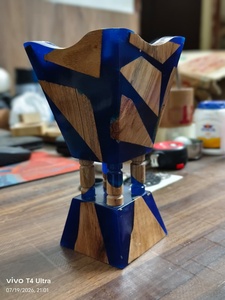 Juego de quemadores de incienso de madera hechos a mano con diseño geométrico en colores azul, blanco, verde y marrón para uso aromático por parte de un artesano experto. - Product Image 4