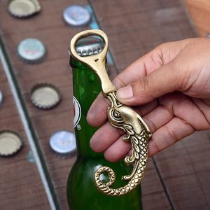 Abridor de Botellas Dorado Brillante, Abridor de Tapas de Cerveza y Refresco de Metal de Lujo, Accesorio Elegante para Bar, Cocina, Fiestas y Decoración del Hogar - Product Image 3