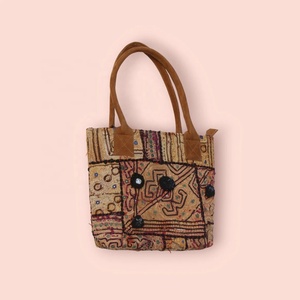 Sac Banjara avec chaîne de monnaie antique sac à bandoulière vintage indien brodé à la main - Product Image 2