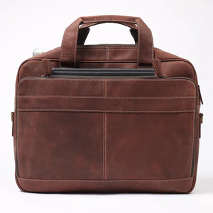 Maletín clásico de cuero marrón para portátil con cierre de cremallera y correa para el hombro para uso laboral - Bolso delgado de cuero marrón para portátil - Product Image 3