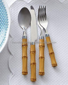 Charmants couverts en métal avec manche en bois Idée cadeau parfaite pour les pendaisons de crémaillère et les dîners en famille - Product Image 1