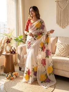 Hermoso sari de seda tabby suave con estampado floral a mano, adornado con cuentas y lentejuelas, y blusa Banglory con cuentas y lentejuelas. - Product Image 1