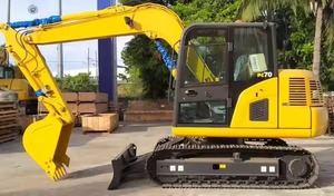 Excavadora de cadenas versátil de 3000 kg de segunda mano con pluma desviada y joysticks de precisión para trabajos en espacios reducidos - Product Image 2