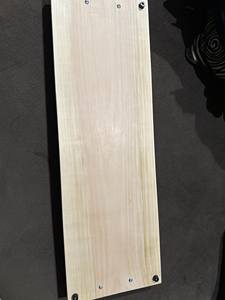 Un plateau de service en bois uni, planche à charcuterie avec poignées en acier inoxydable - Product Image 2